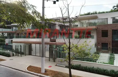 Cond. fechado de 626m² com 4 quartos em alto de pinheiros