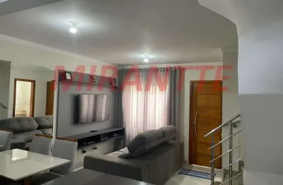 Cond. fechado de 96m² com 2 quartos em parque casa de pedra