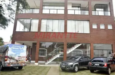 Sobrado de 1450m² com 25 quartos em bairro dos forjos