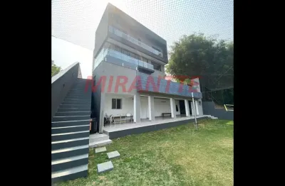 Cond. fechado de 560m² com 4 quartos em condomínio vale das águas