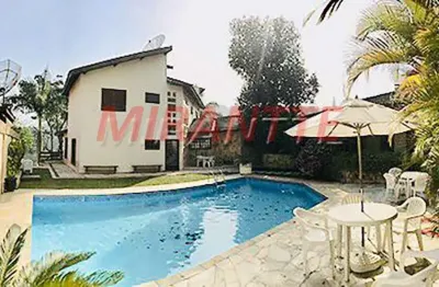 Sobrado de 407m² com 4 quartos em serra da cantareira