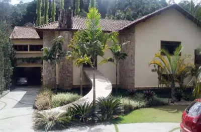 Sobrado de 500m² com 3 quartos em serra da cantareira