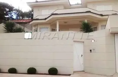 Sobrado de 298m² com 4 quartos em serra da cantareira