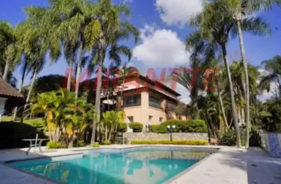 Sobrado de 1300m² com 5 quartos em serra da cantareira