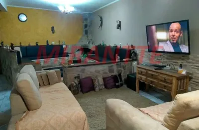 Sobrado de 320m² com 2 quartos em centro - mairiporã