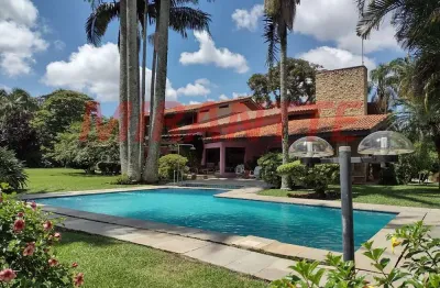 Sobrado de 620m² com 5 quartos em serra da cantareira