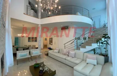 Sobrado de 660m² com 4 quartos em serra da cantareira