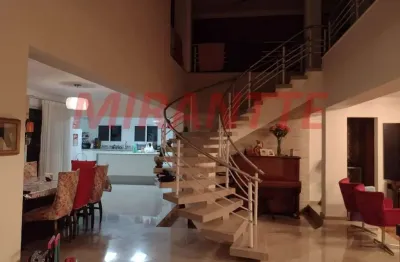 Sobrado de 561m² com 5 quartos em serra da cantareira