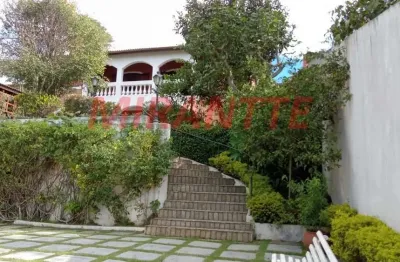 Sobrado de 207m² com 3 quartos em serra da cantareira