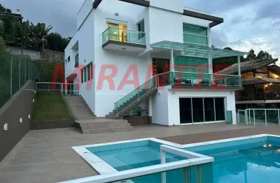 Sobrado de 600m² com 4 quartos em serra da cantareira