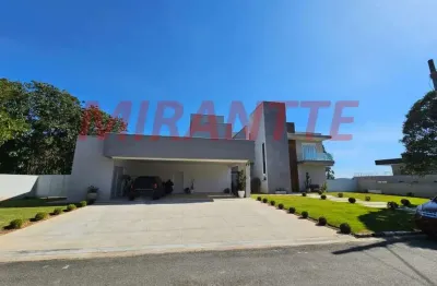 Sobrado de 350m² com 4 quartos em serra da cantareira