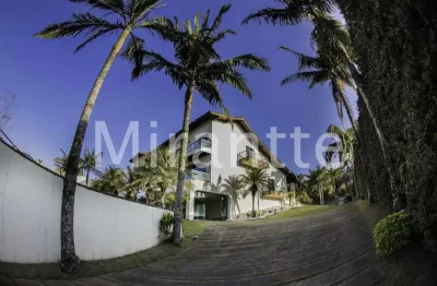 Sobrado de 750m² com 4 quartos em serra da cantareira