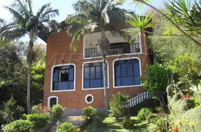 Sobrado de 3500m² com 5 quartos em serra da cantareira