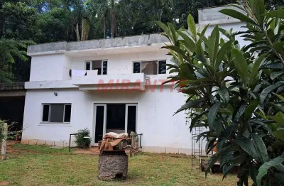 Sobrado de 200m² com 2 quartos em serra da cantareira