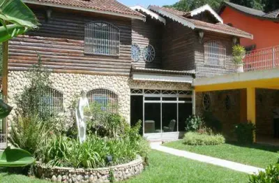 Sobrado de 764m² com 4 quartos em serra da cantareira