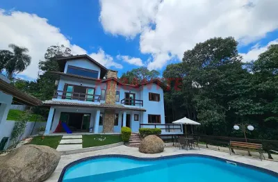 Sobrado de 380m² com 3 quartos em serra da cantareira