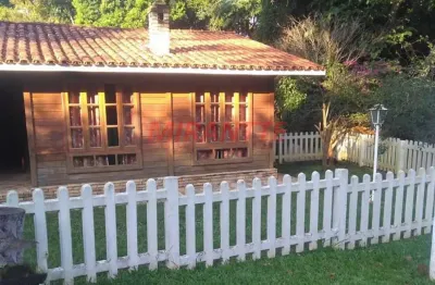 Sobrado de 400m² com 3 quartos em serra da cantareira