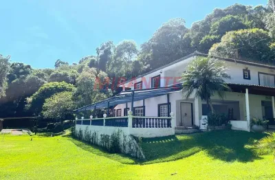 Sobrado de 400m² com 3 quartos em serra da cantareira