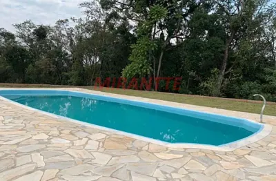 Cond. fechado de 150m² com 2 quartos em mato dentro