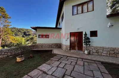 Sobrado de 317m² com 4 quartos em serra da cantareira