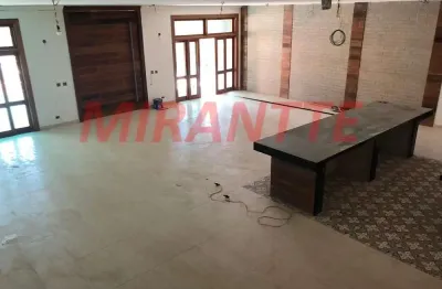 Sobrado de 560m² com 5 quartos em serra da cantareira