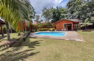 Cond. fechado de 272.23m² com 4 quartos em lago do imperador