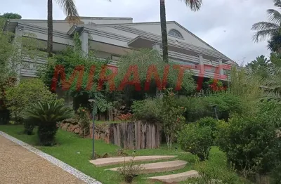 Cond. fechado de 658.57m² com 5 quartos em caraguata
