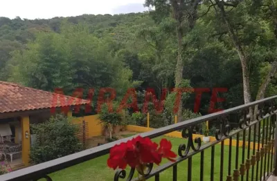 Cond. fechado de 229.42m² com 4 quartos em serra da cantareira