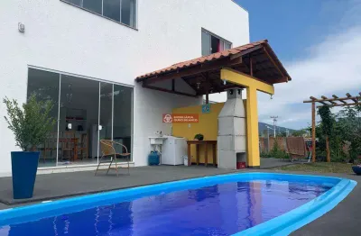 Casa com 4 quartos para alugar na Av. R P, 821, Centro, Florianópolis