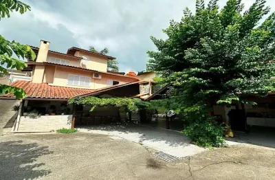 Casa com 5 quartos para alugar na Rua Gonçalves Ledo, 222, Trindade, Florianópolis