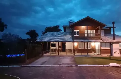 Casa em condomínio fechado com 3 quartos para alugar na Estrada Cristóvão Machado de Campos, 2270, Vargem Grande, Florianópolis