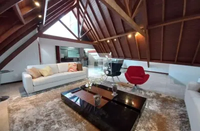 Casa com 3 quartos para alugar na Rua Araranguá, 49, Centro, Florianópolis