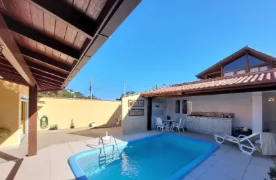 Casa com 3 quartos para alugar na Margarida Linhares, 42, Barra da Lagoa, Florianópolis