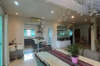 Casa em condomínio fechado com 3 quartos à venda na Rua Douglas Seabra Levier, 228, Trindade, Florianópolis