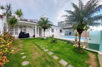 Casa com 4 quartos para alugar na Rua Senador Milton Campos, 303, Coqueiros, Florianópolis