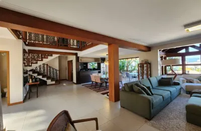 Casa com 4 quartos à venda na Rua Professor Clóvis Menel Calliari, 157, João Paulo, Florianópolis