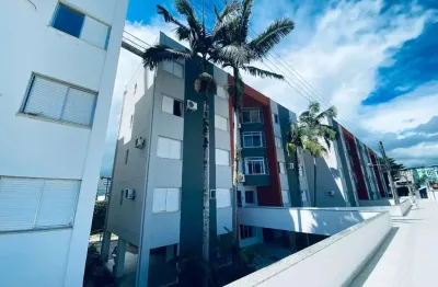 Apartamento com 3 quartos para alugar na Avenida Madre Benvenuta, 411, Trindade, Florianópolis