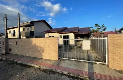 Casa com 3 quartos para alugar na Rua Fidélis Govoni, 840, Campeche, Florianópolis