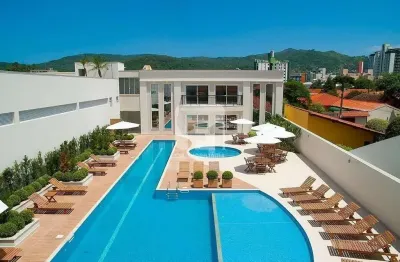 Apartamento com 2 quartos para alugar na Avenida Madre Benvenuta, 322, Trindade, Florianópolis