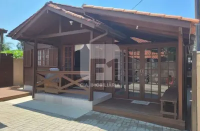 Casa com 3 quartos para alugar na Servidão Alfredo Manoel Vieira, 137, Morro das Pedras, Florianópolis