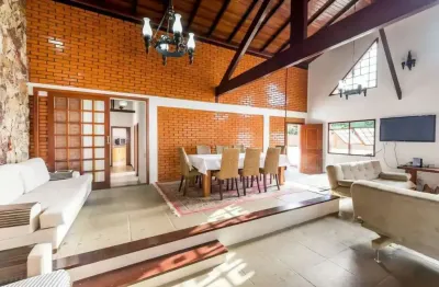 Casa em condomínio fechado com 4 quartos para alugar na Dos Arenques, 30, Jurerê Internacional, Florianópolis