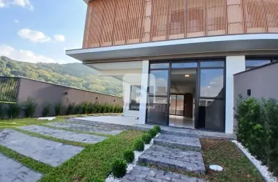 Casa com 3 quartos para alugar na Rodovia Doutor Antônio Luiz Moura Gonzaga, 3156, Rio Tavares, Florianópolis