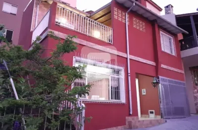 Casa com 3 quartos para alugar na Rua Firmino João Raffs, 173, Agronômica, Florianópolis