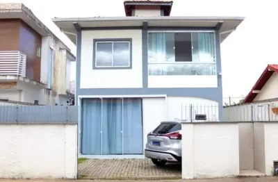 Casa com 3 quartos para alugar na Rua Fidélis Govoni, 1000, Campeche, Florianópolis