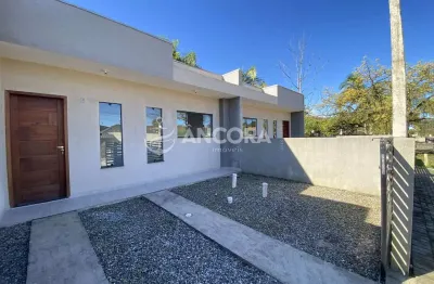 Casa nova com 02 quartos a venda ao lado do riviera santa maria no centro de itapoá/sc