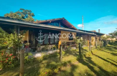 Casa de campo estilo chácara em terreno de 1.375 m² no centro de itapoá a apenas 350 metros do mar
