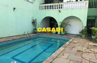 Sobrado com 4 Suítes, 7 Banheiros e 10 Vagas à Venda – Jardim do Mar, São Bernardo do Campo