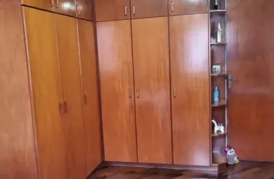 Sobrado não geminado com 3 dormitórios, suíte com banheira, 202 m², área gourmet, garagem para 5 carros no bairro dos casa, são bernardo do campo.