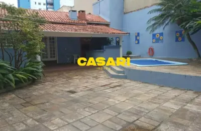 Casa à venda 3 quartos com 1 suíte - Piscina - Vila Eldízia - Santo André/SP