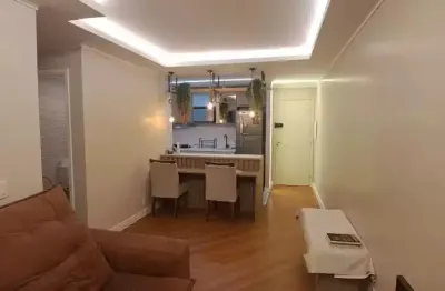 Apartamento mobiliado 2 quartos (1 suíte) com varanda – 58m² no abc